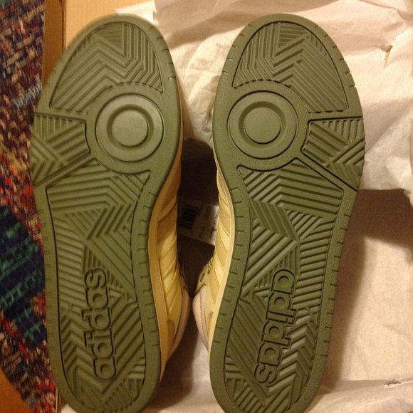 Adidas Men's Hoops 3.0 Fur Lined Winterized Mid Sneakers -11.5M - New in Box - Picture 4 of 10